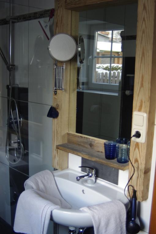 Alpin-Sportiv Apartment Lermoos Phòng bức ảnh