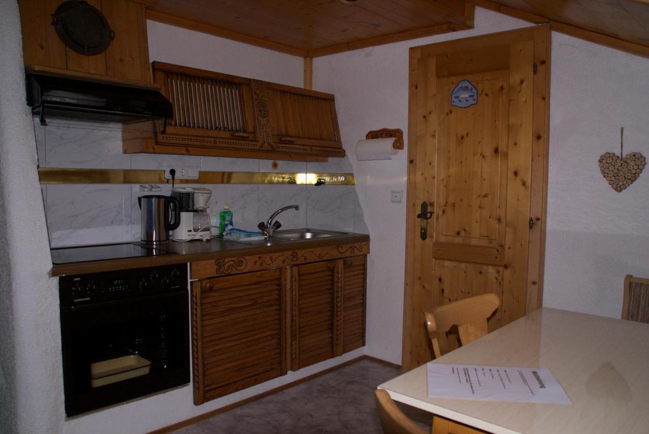 Alpin-Sportiv Apartment Lermoos Phòng bức ảnh